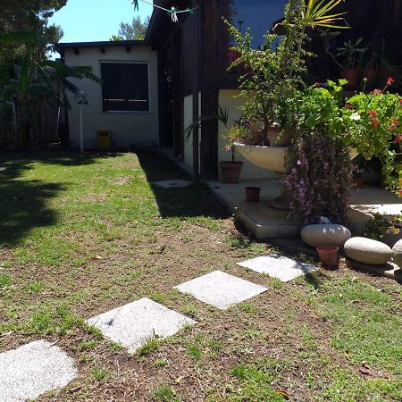 Brezza Di Mare Appartamento In Villa Con Giardino E Spiaggia ,Casa Vacanze Al Mare Куарту-Сант'Елена Екстер'єр фото