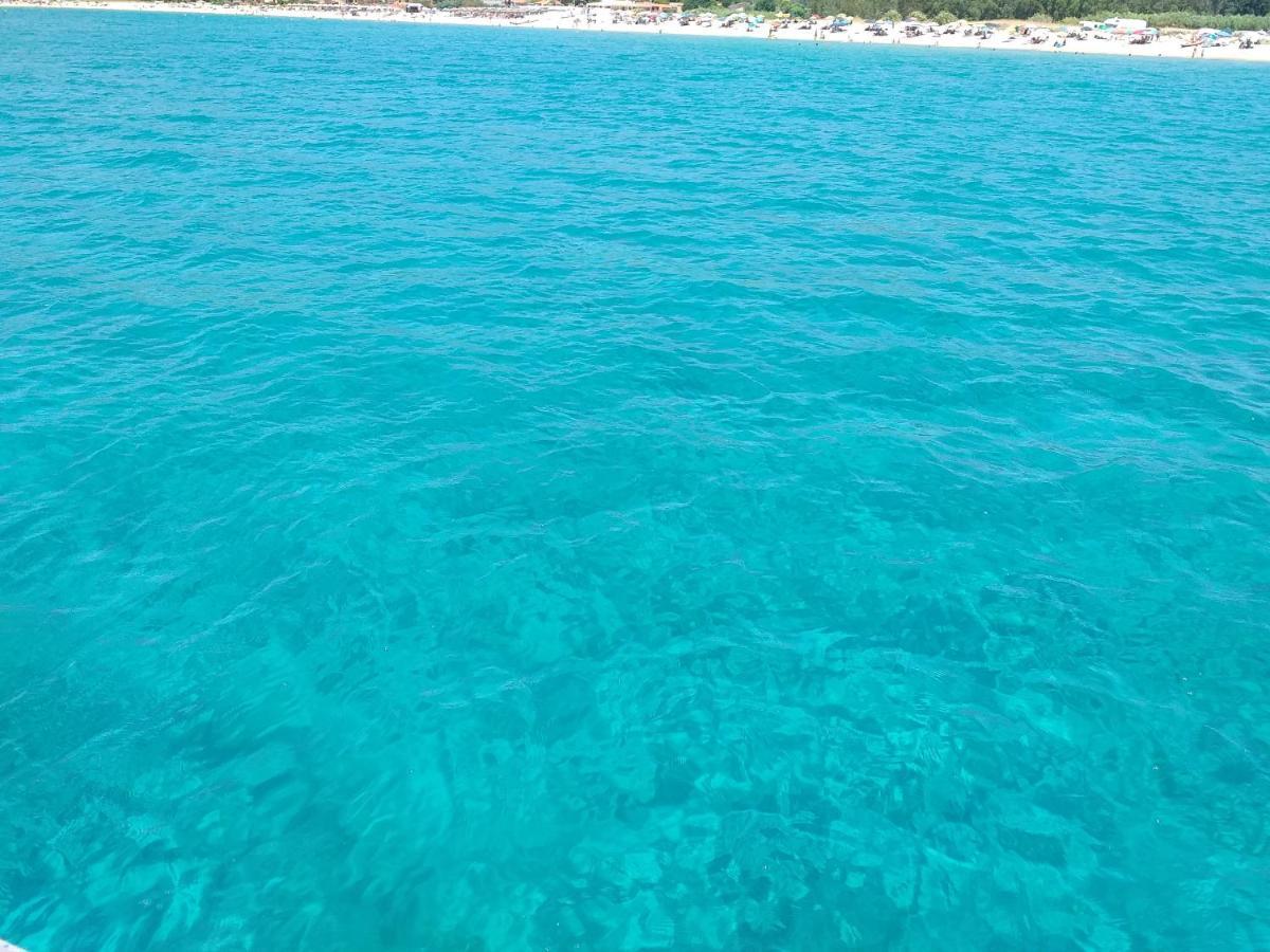 Brezza Di Mare Appartamento In Villa Con Giardino E Spiaggia ,Casa Vacanze Al Mare Куарту-Сант'Елена Екстер'єр фото