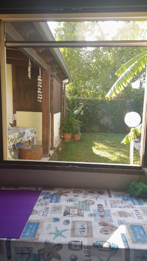 Brezza Di Mare Appartamento In Villa Con Giardino E Spiaggia ,Casa Vacanze Al Mare Куарту-Сант'Елена Екстер'єр фото