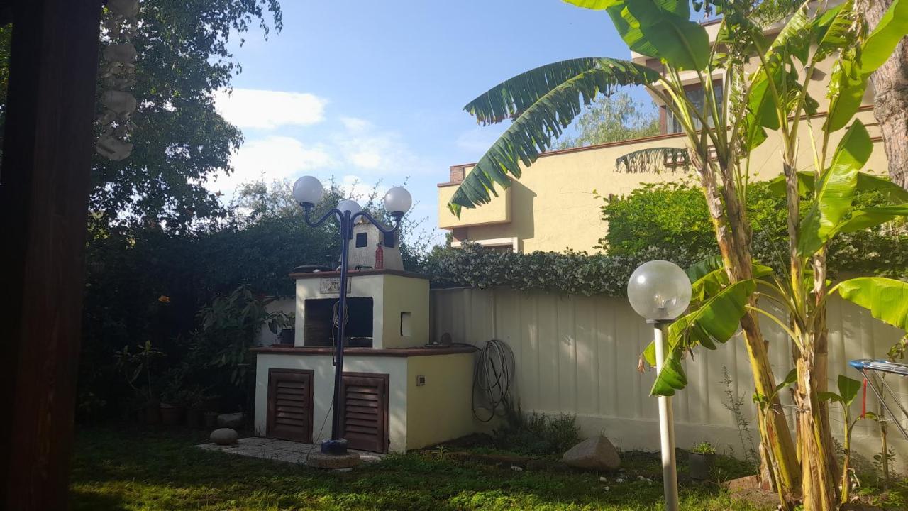 Brezza Di Mare Appartamento In Villa Con Giardino E Spiaggia ,Casa Vacanze Al Mare Куарту-Сант'Елена Екстер'єр фото